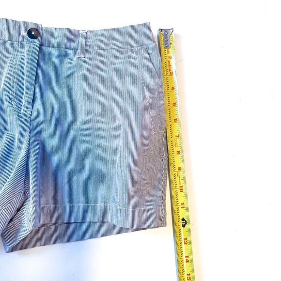 Boden Blue and white searsucker 3" shorts side and back pockets. US size 6 - Picture 11 of 12